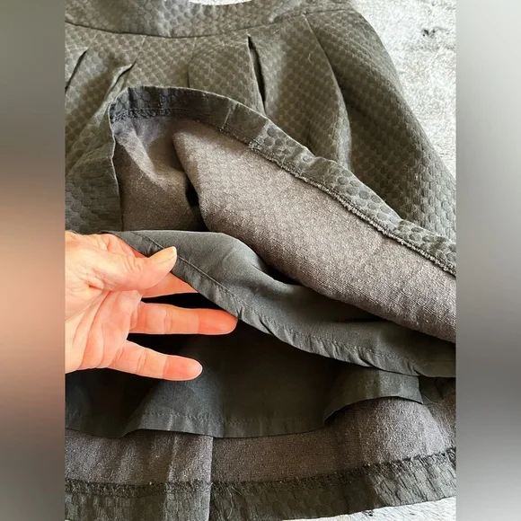 EUC Metaphor Elegant Black Pleated Mini Skater Skirt Pockets Lined Size 4 Small - Picture 10 of 15